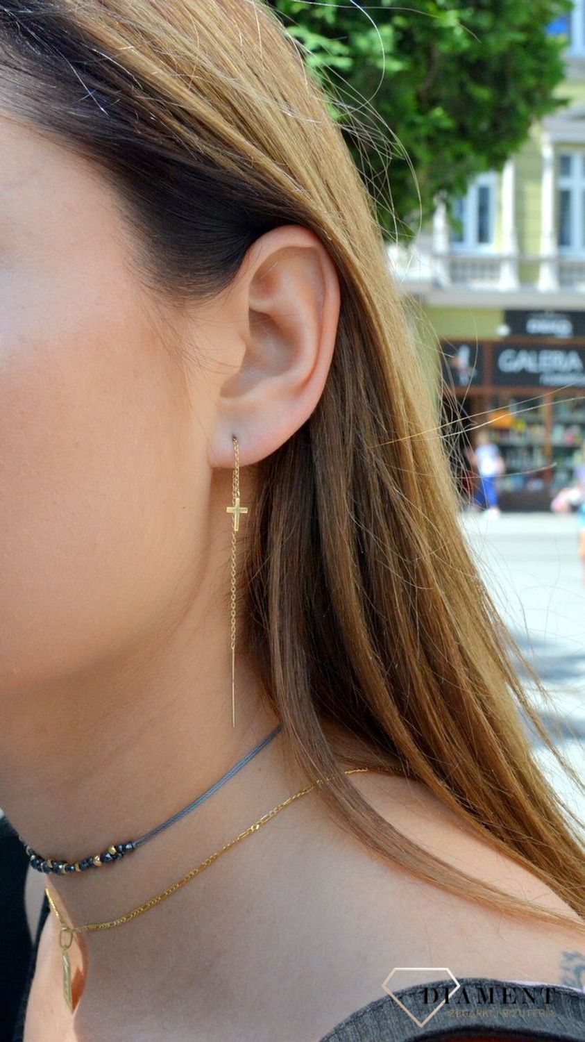 Złote kolczyki krzyżyki przeciągane łańcuszki pr 333 KL 6201 333. Złote kolczyki 333 przeciągane łańcuszki z krzyżykami. Jeśli cenisz sobie minimalizm w dodatkach wybierz subtelne kolczyki kulki wyko.jpg